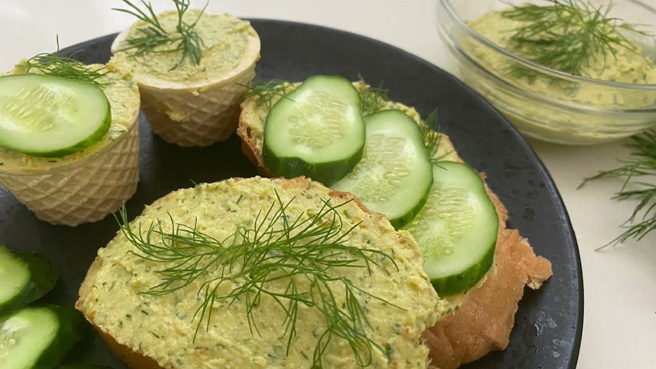Рецепт дуже смачної і ніжної намазки з кабачка і плавленого сиру