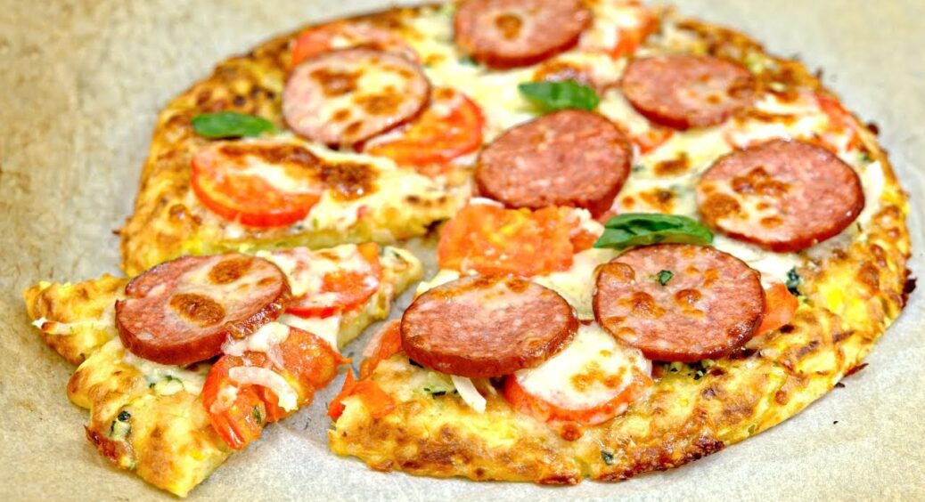 Ця страва для гурманів: піца з кабачків за 10 хвилин – і тісто розкочувати не треба (Рецепт) 