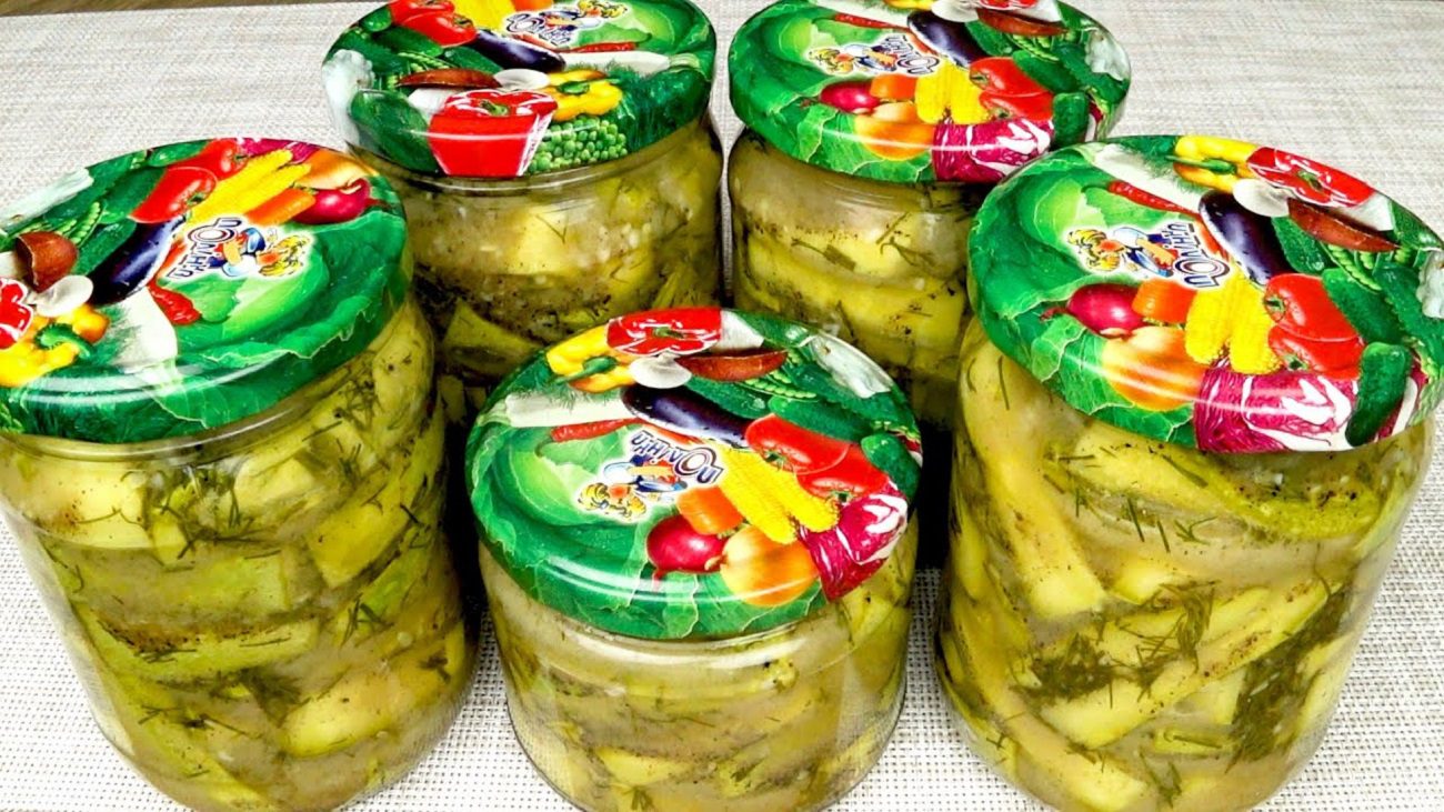 Рецепт смачного кабачкового салату на зиму з кропом і часником