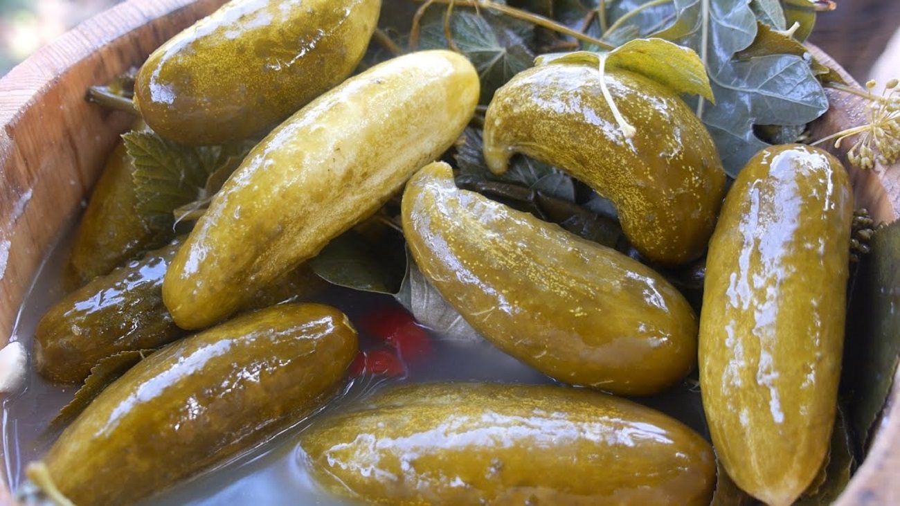 Рецепт хрумких і дуже смачних квашених огірків на зиму як з бочки