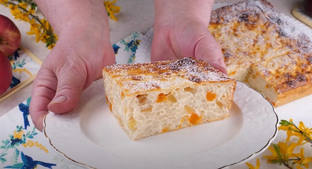 Без борошна та манки: улюблена літня запіканка з 2 яблук та жменьки кураги – раз-два і готове 