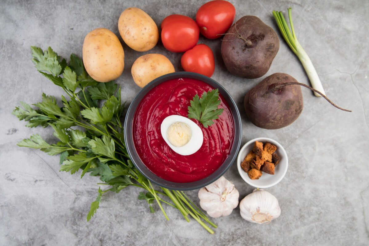 Що додати у борщ, щоб він вийшов червоним