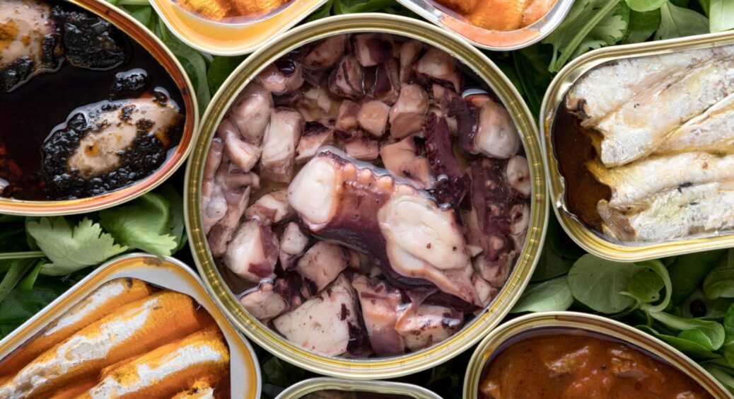 ТОП-5 найкорисніших рибних консервів: в них багато Омега-3 кислот і білка 