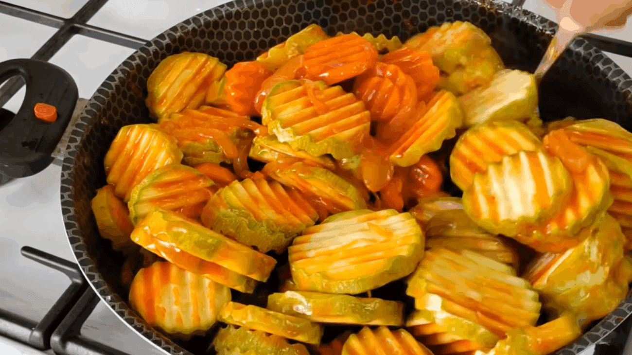 Рецепт смачних кабачків у томатному соусі на зиму