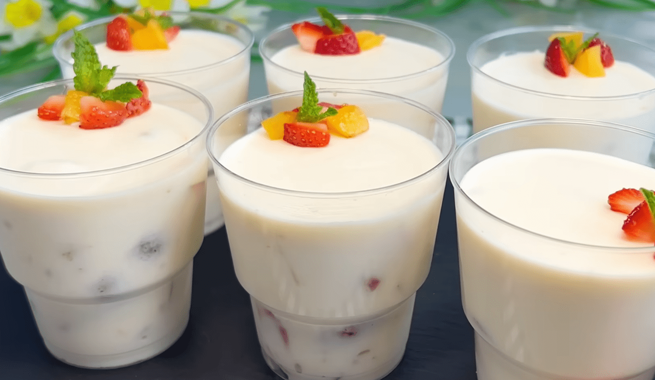 Рецепт смачного і ніжного літнього десерту у стаканчиках