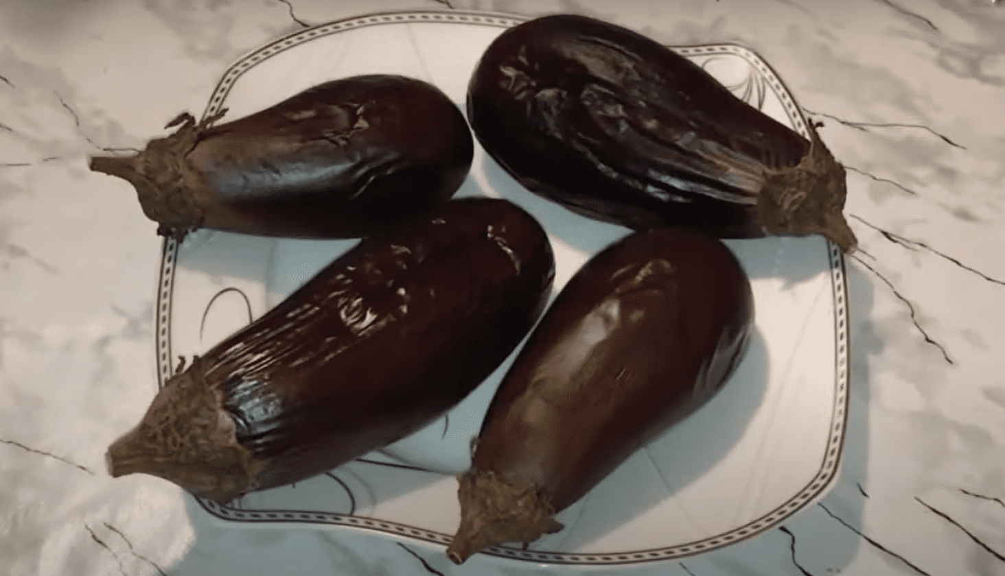 Рецепт дуже смачної і пікантної баклажанної ікри