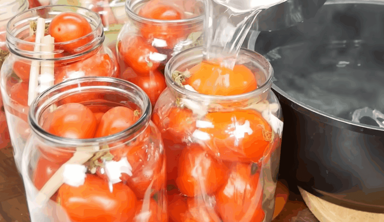 Рецепт дуже смачних маринованих помідорів на зиму