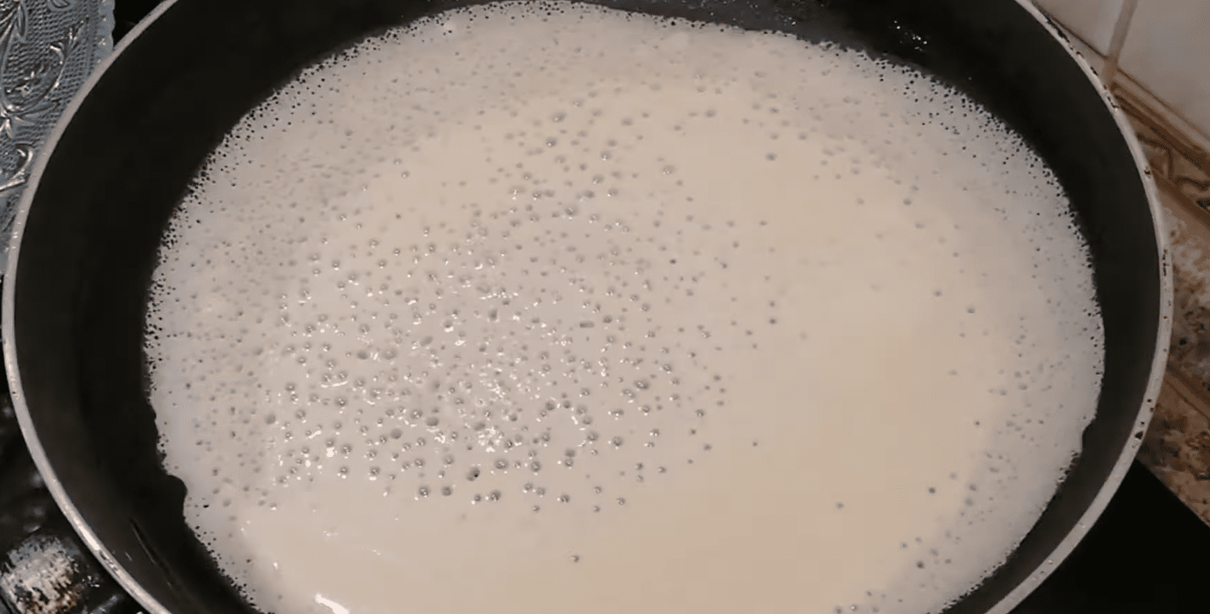 Рецепт смачних і ніжних ажурних млинців на сироватці