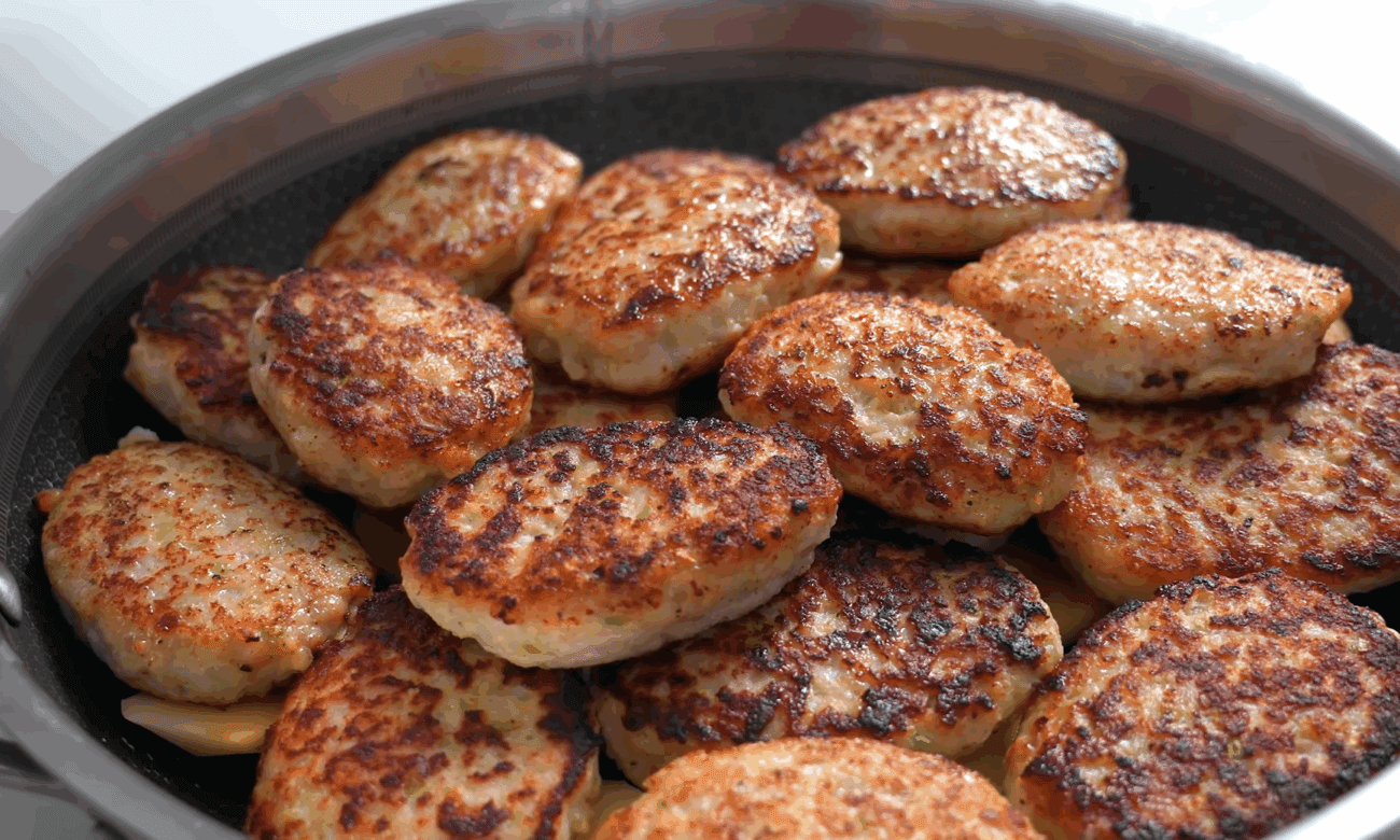 Кулінари розсекретили один інгредієнт, який робить котлети соковитими й ніжними