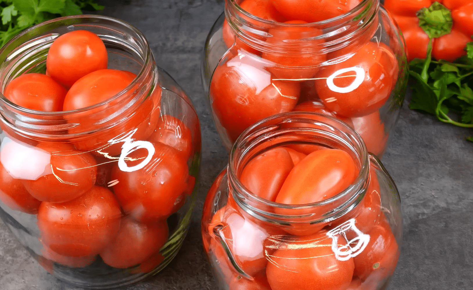 Рецепт дуже смачних кисло-солодких помідорів на зиму