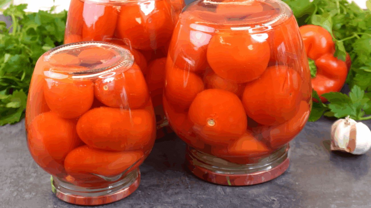 Кулінари пояснили, яка 1 спеція чудово поєднується в маринаді з помідорами