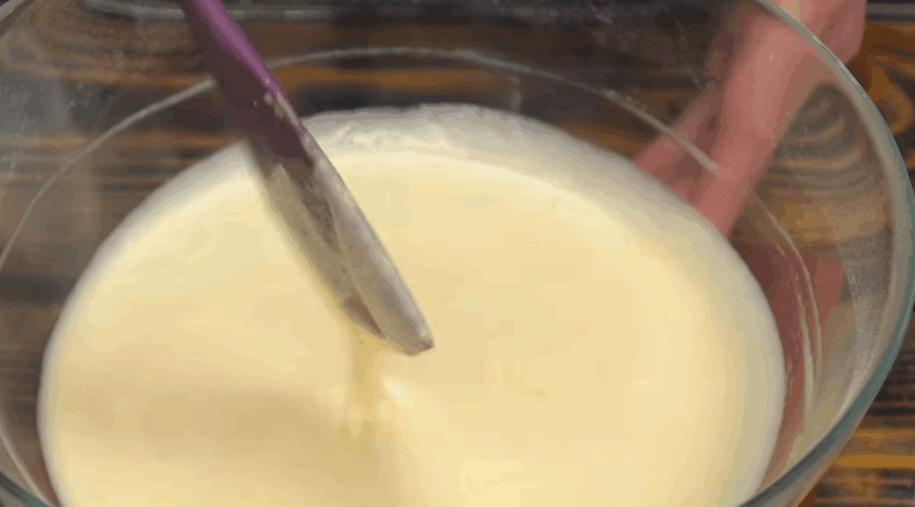 Рецепт дуже смачного яблучного пирога, в якому мінімум тіста