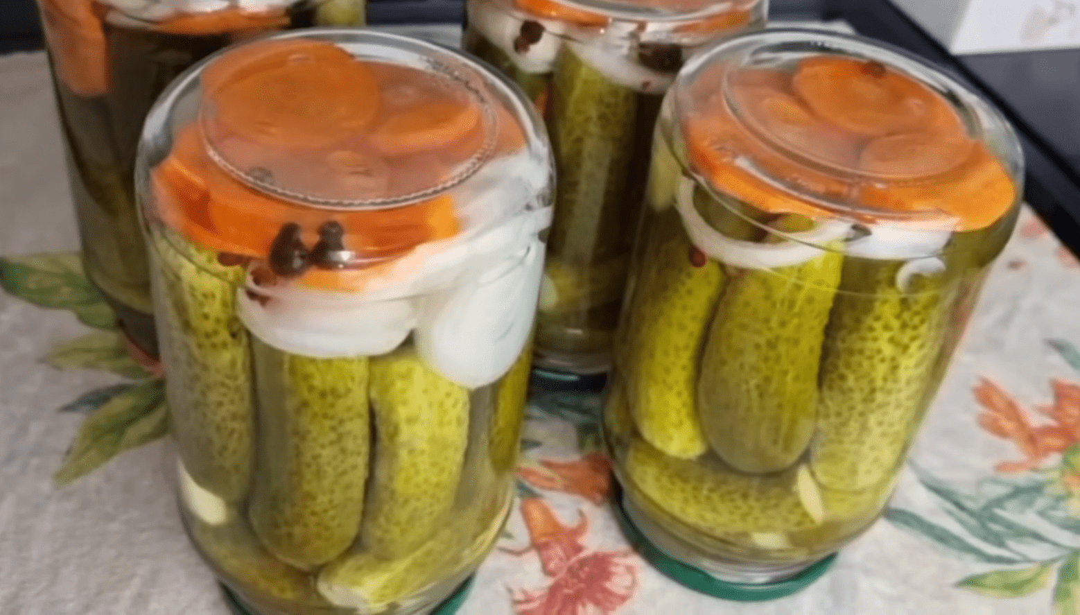 Кулінар поділився рецептом смачних маринованих огірків