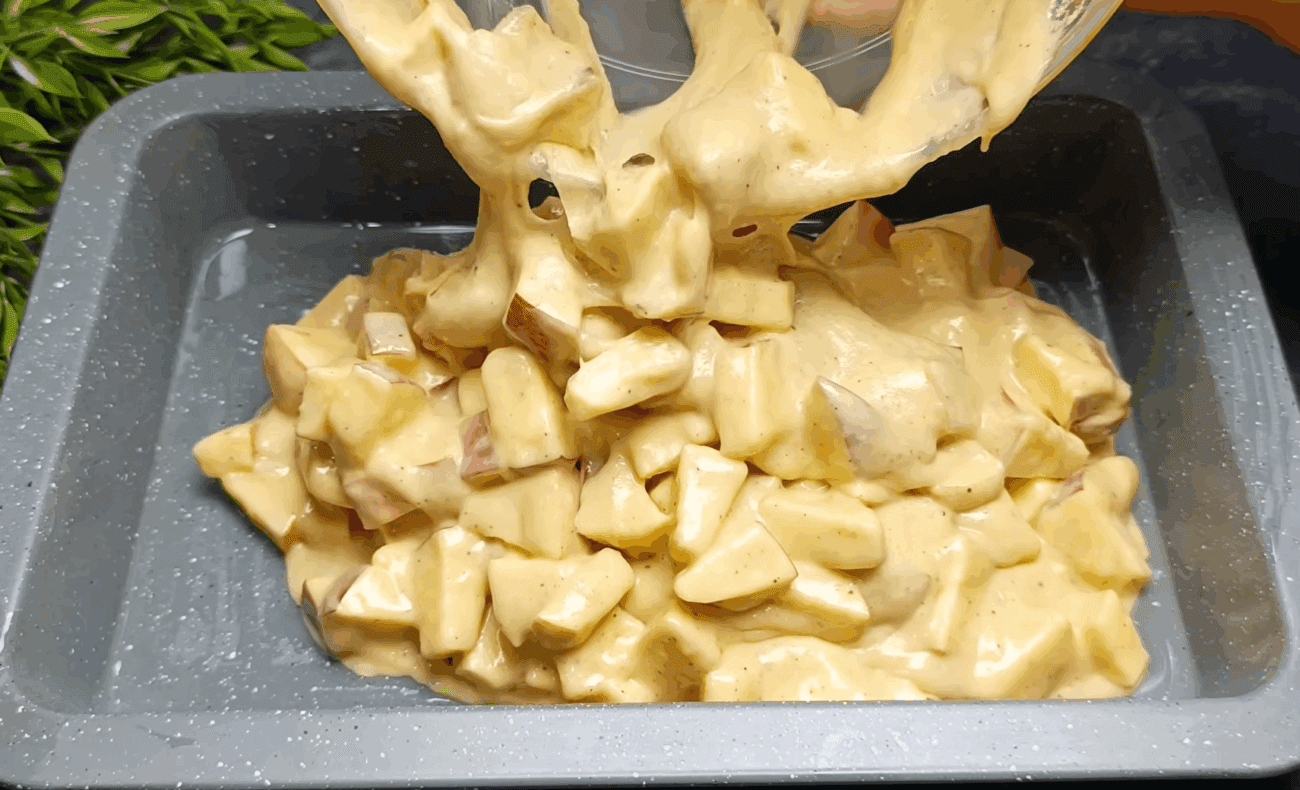 Рецепт пухкого і соковитого пирога з яблуками на кефірі