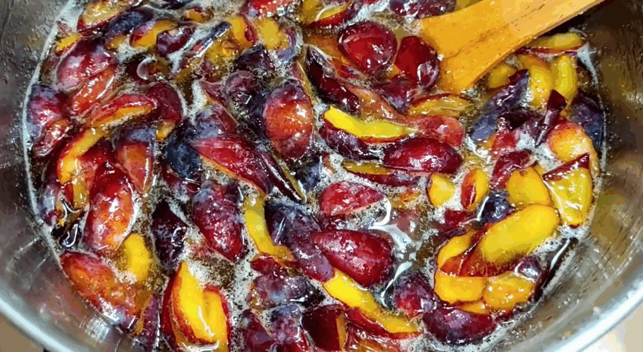 Рецепт шоколадного джему зі слив як Нутелла