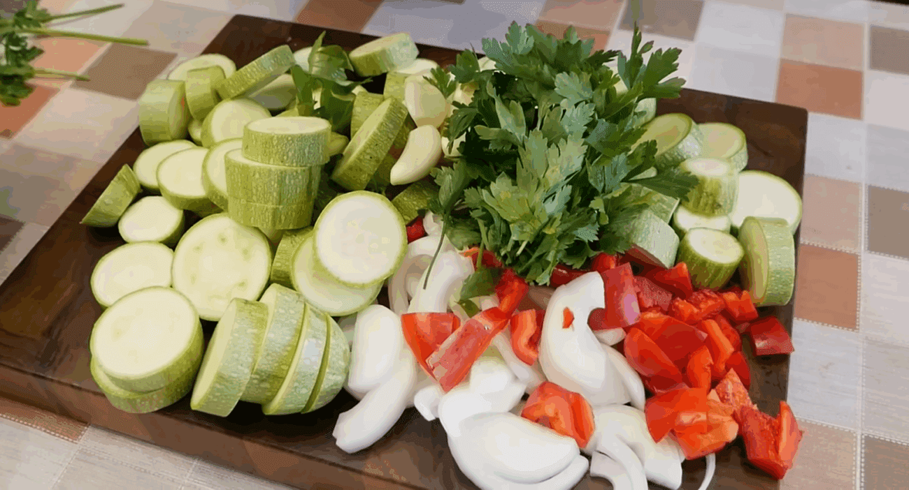 Рецепт дуже смачних і пряних кабачків на зиму по-угорськи