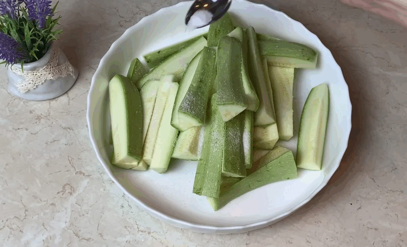 Рецепт смачних запечених кабачків у хрумкому клярі