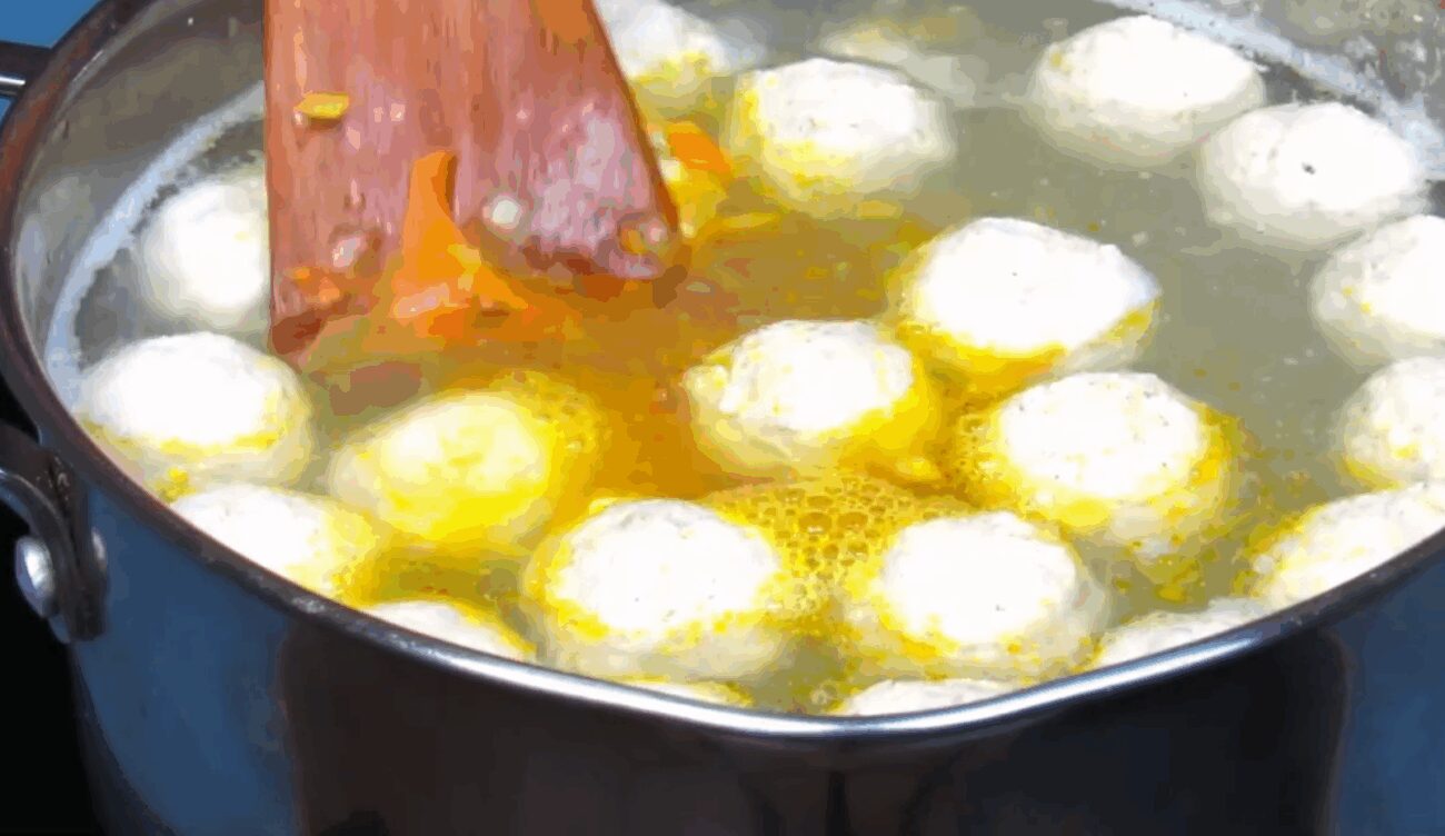 Рецепт смачного сирного супу за 40 хвилин