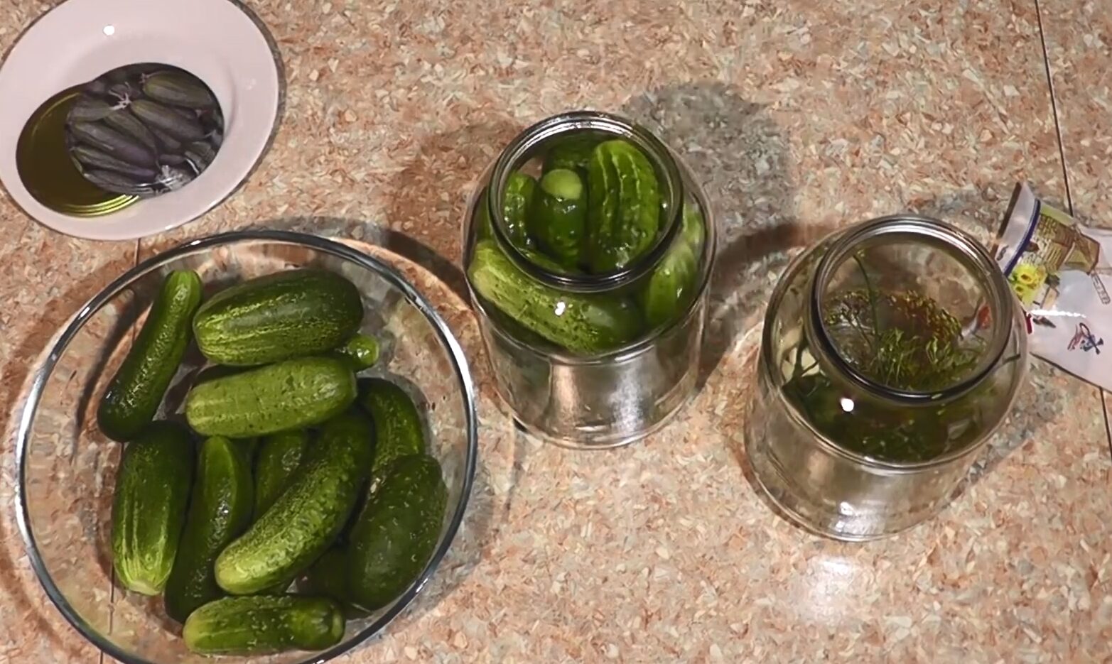 Рецепт дуже смачних маринованих огірків без оцту