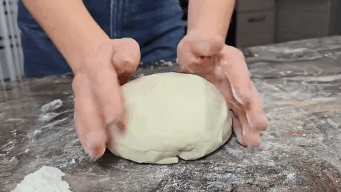 Експерти розповіли, як зробити смачне тісто для вареників
