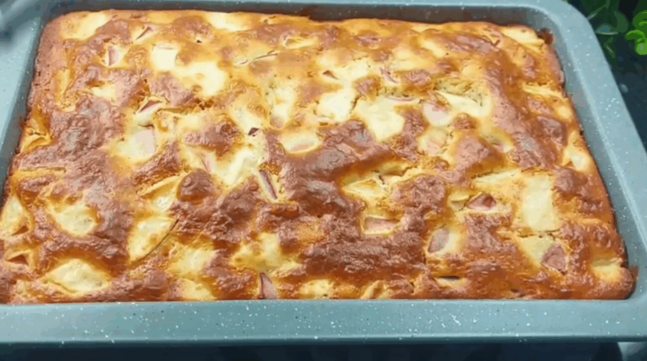 Рецепт пухкого і ніжного яблучного пирога на молоці