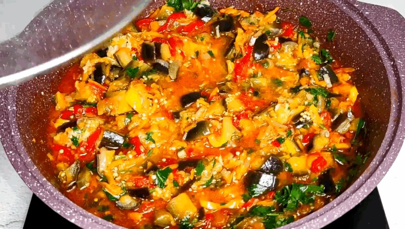 Рецепт смачних і пряних баклажанів з помідорами на зиму