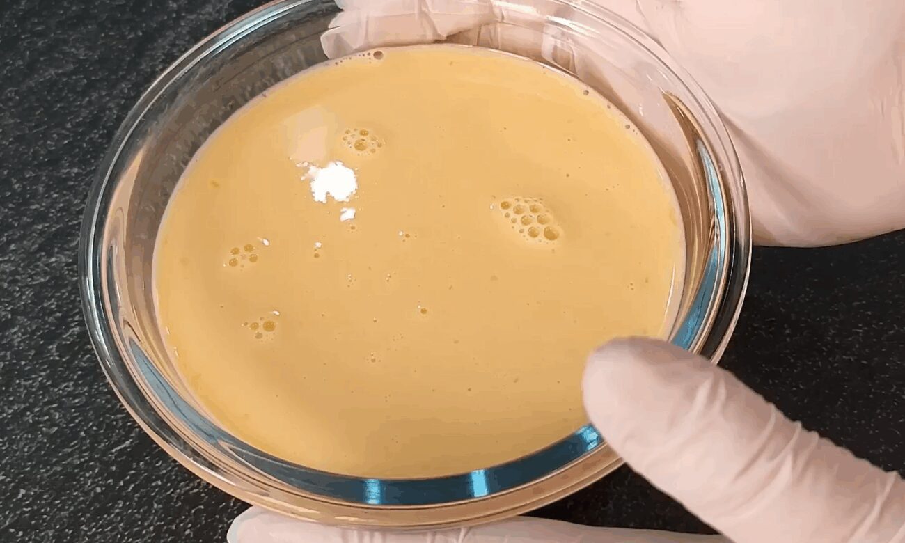 Рецепт смачного і корисного сніданку з яєць і молока