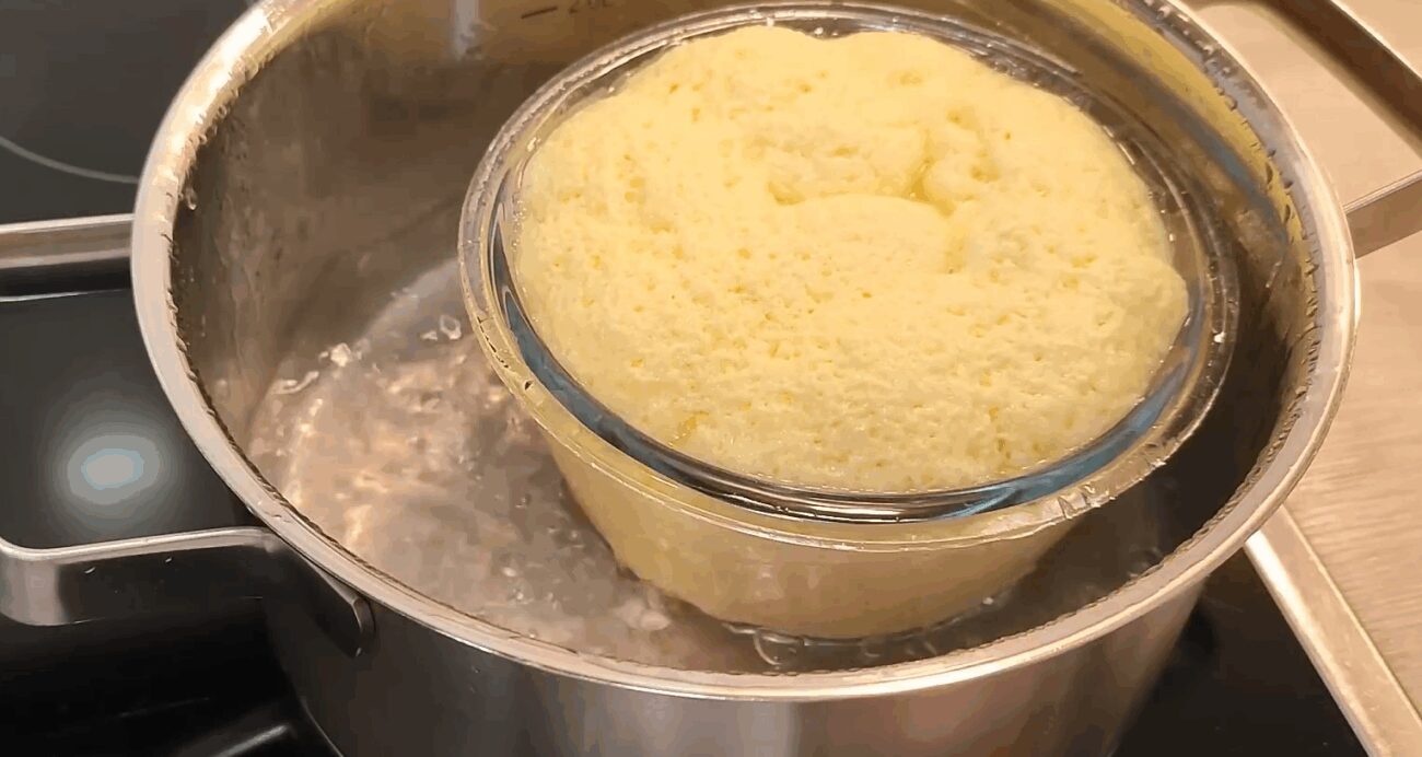 Рецепт смачного і корисного сніданку з яєць і молока