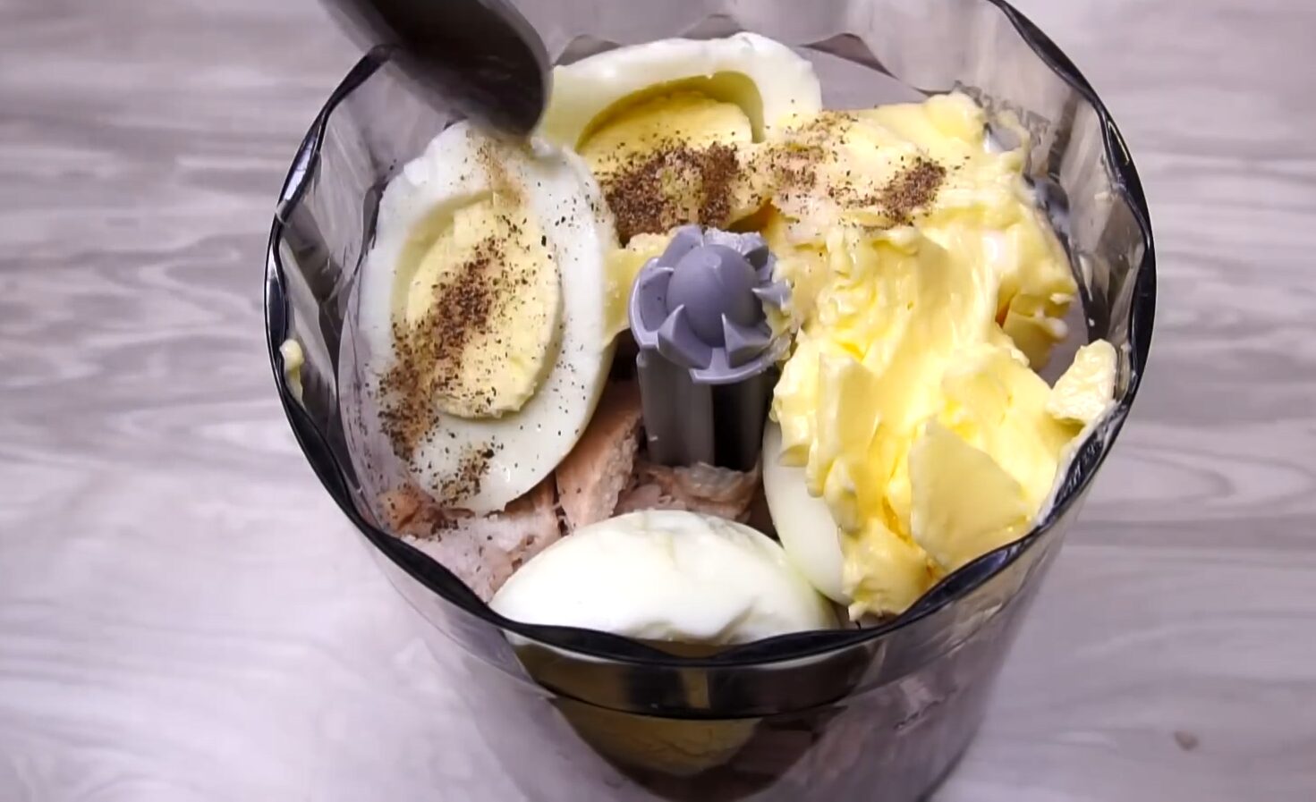 Рецепт смачної і ніжної курячої намазки замість ковбаси