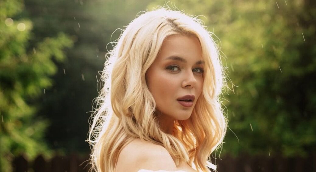 Цілих 2 складки в одному місці: Аліна Гросу помітно набрала вагу в області талії 