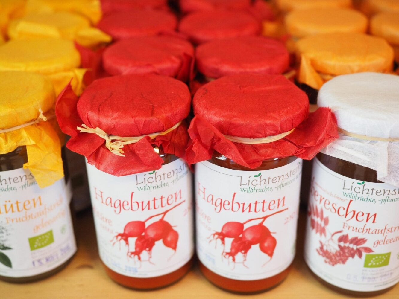 Кулінари пояснили, що слід додавати до вишневого джему під час приготування