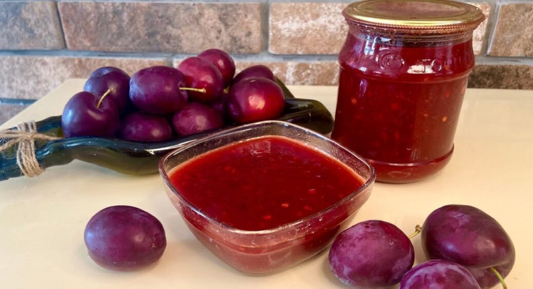 20 хвилин і 3 інгредієнти: ткемалі зі слив без стерилізації — ідеальний соус до м’яса на зиму 