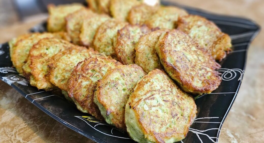 2 кабачки – а оладок на все село. 1000 подяк отримала за цей смачний кабачковий рецепт 