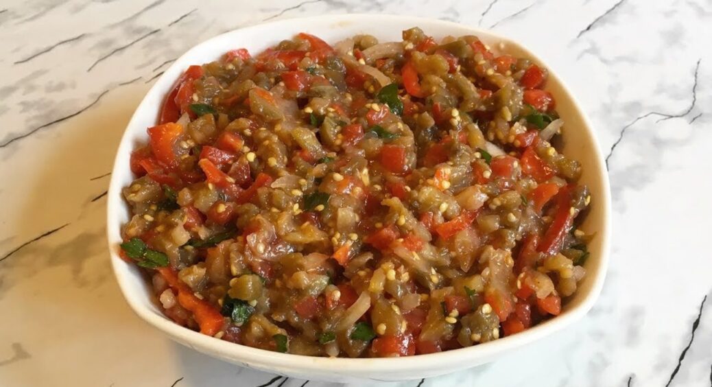 В Чорноморську її їдять ложками: простий рецепт баклажанної ікри 2025, який підкорить всіх 