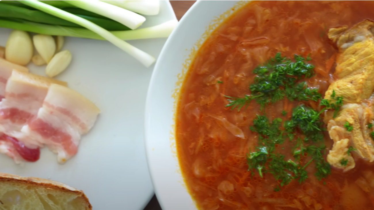 Кулінари розповіли, що треба додати до борщу, щоб у рази поліпшити його смак