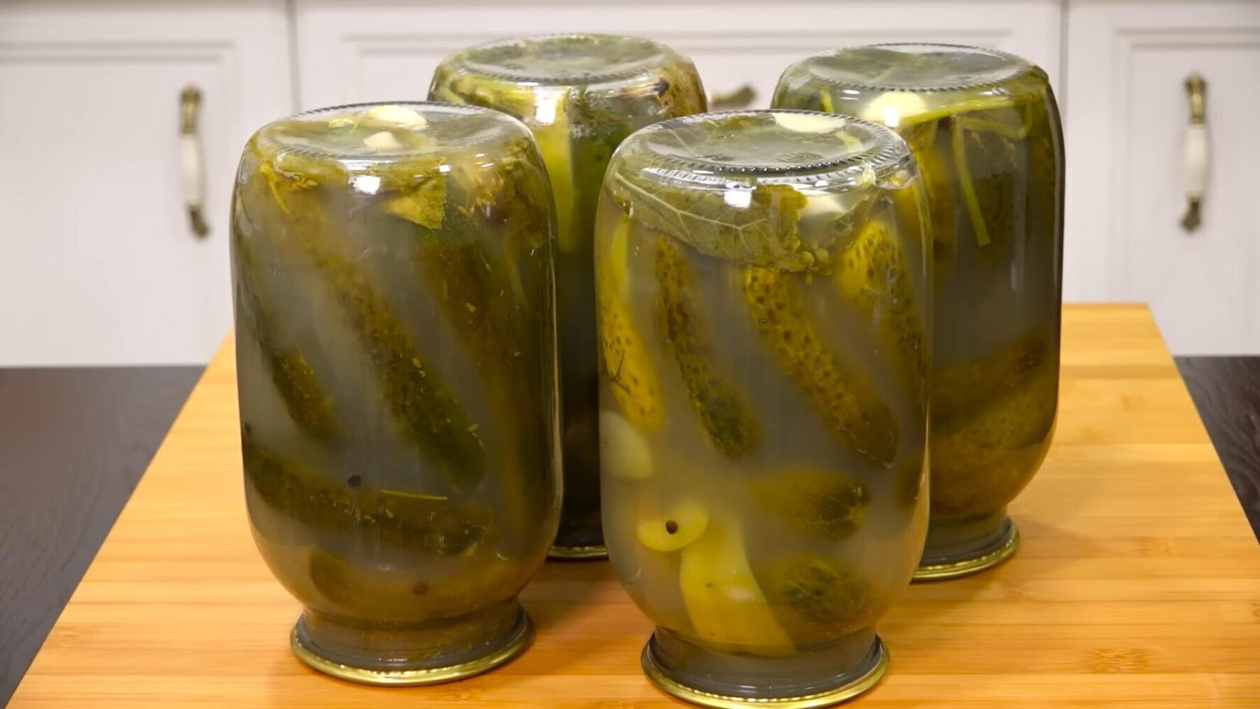 Кулінари пояснили, які огірки не підходять для консервації