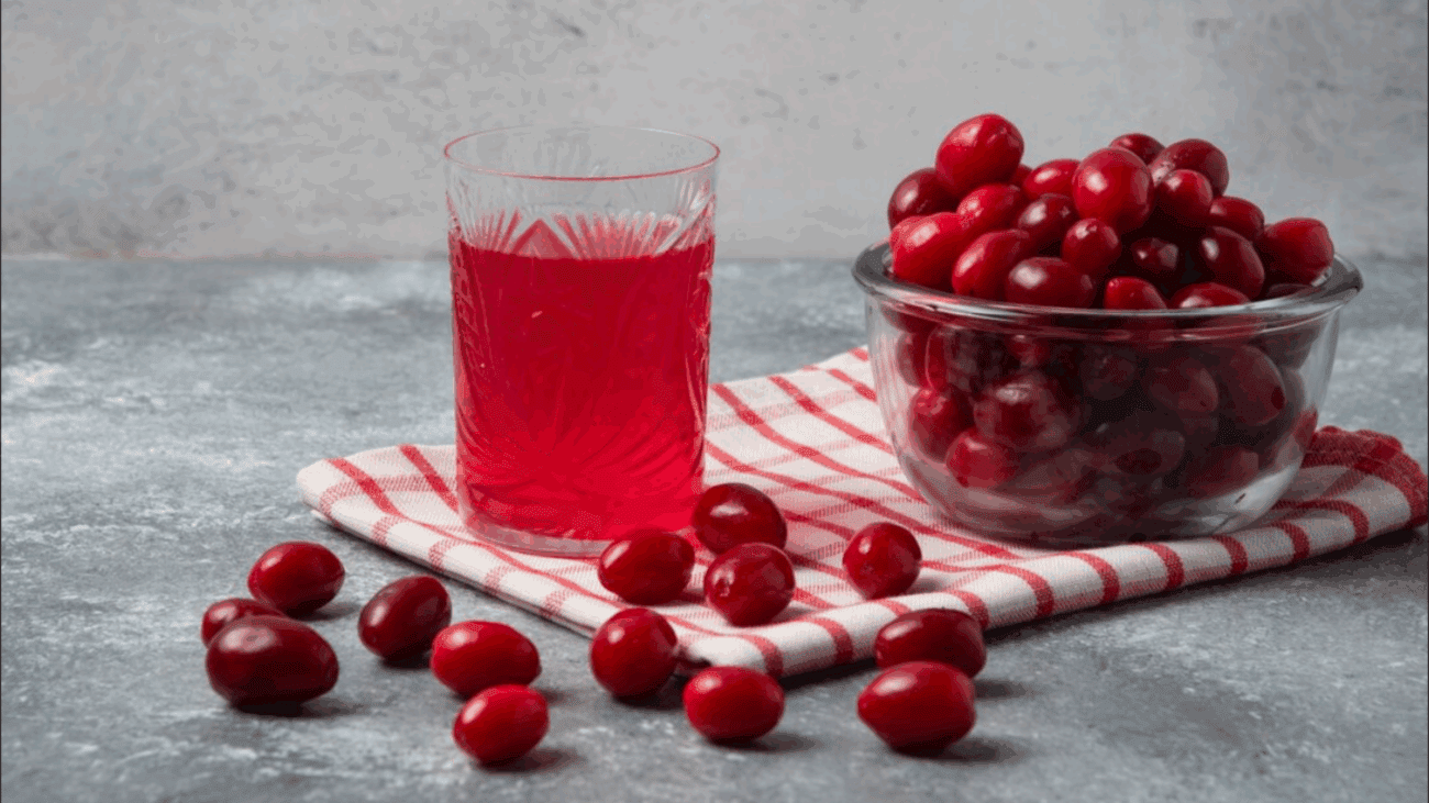 Господині розповіли рецепт компоту з вишень без варіння та стерилізації