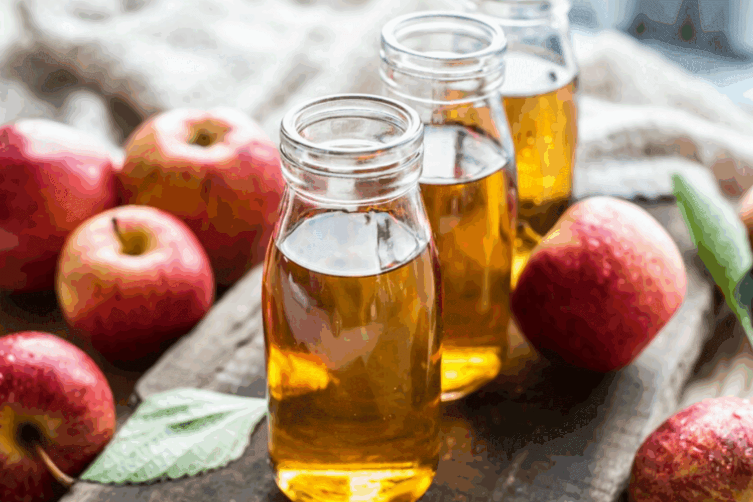 Дачники розповіли, як з користю використати опалі яблука – готуємо яблучний оцет