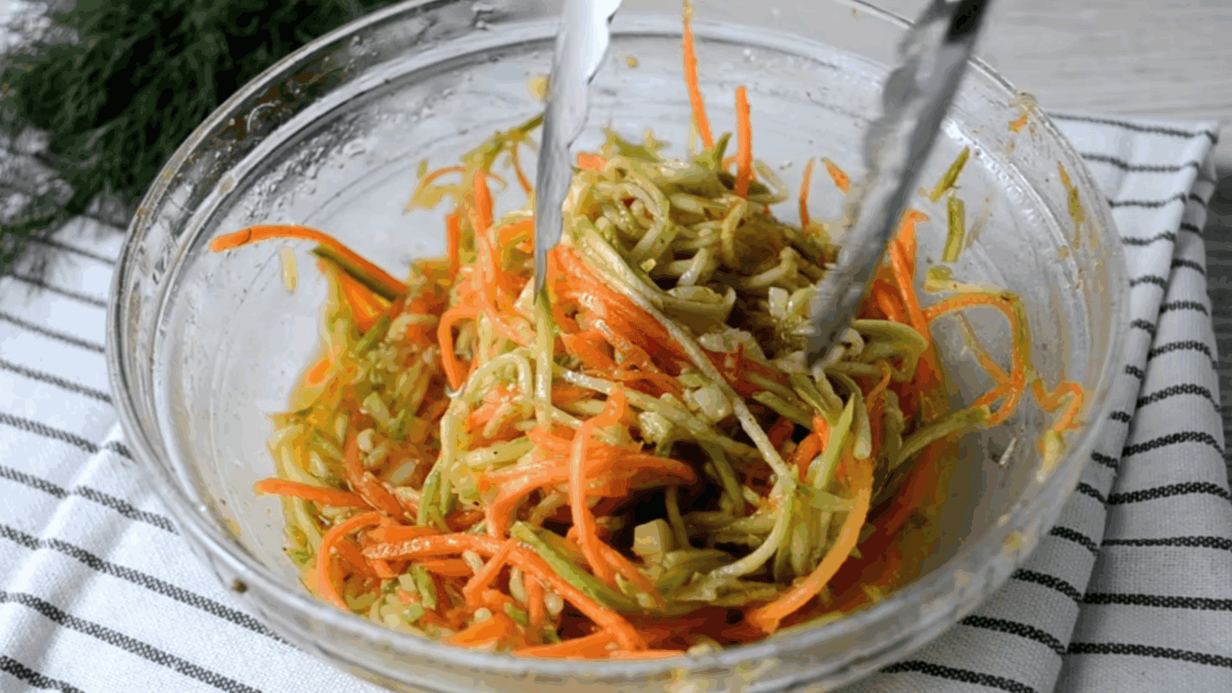 Кулінари розсекретили приправи, які ідеально підходять для кабачків по-корейськи Кулінари розсекретили приправи, які ідеально підходять для кабачків по-корейськи