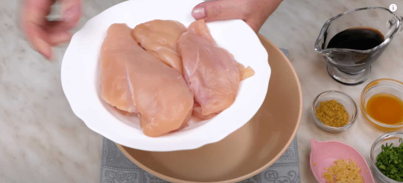 Кулінарка дала рецепт 3 маринадів для курки на будь-який смак