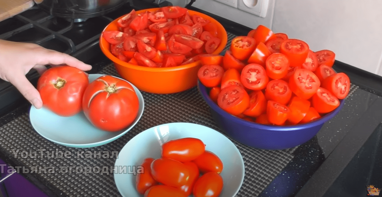 Кулінарка дала рецепт лінивих помідорів: без оцту та без стерилізації