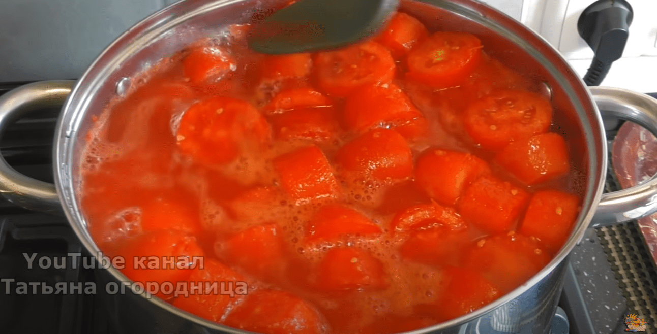 Кулінарка дала рецепт лінивих помідорів: без оцту та без стерилізації