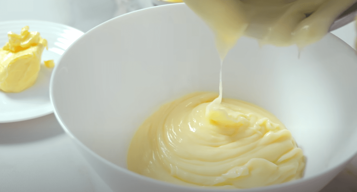 Кулінарка дала рецепт швидкого десерту з рідкого тіста