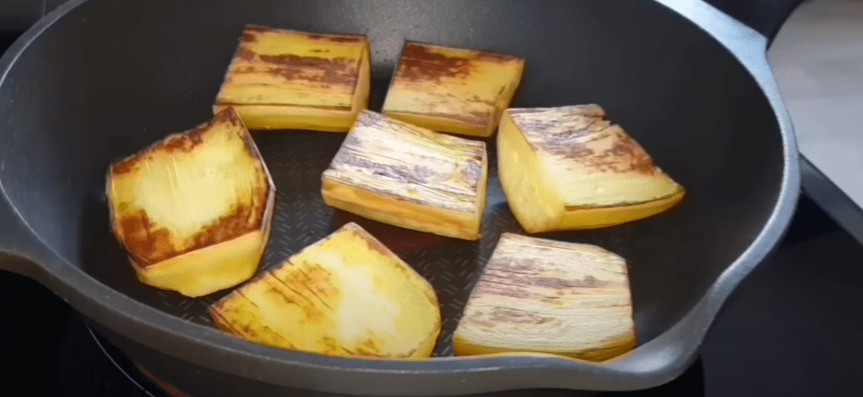 Кулінарка розповіла оригінальний спосіб приготування баклажанів як шашлик