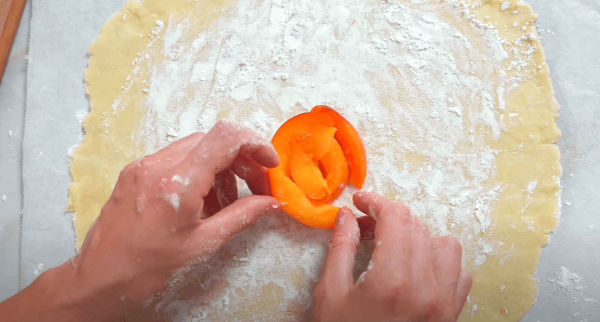 Кулінарка дала рецепт пирога з ягодами та фруктами