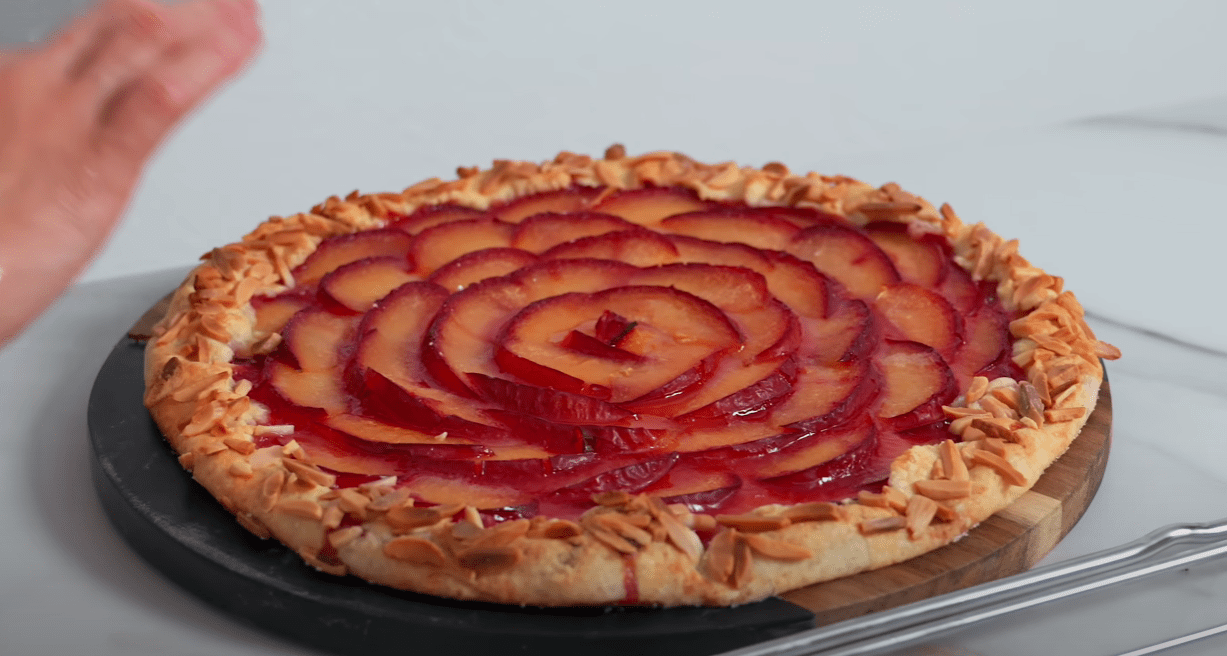 Кулінарка дала рецепт пирога з ягодами та фруктами