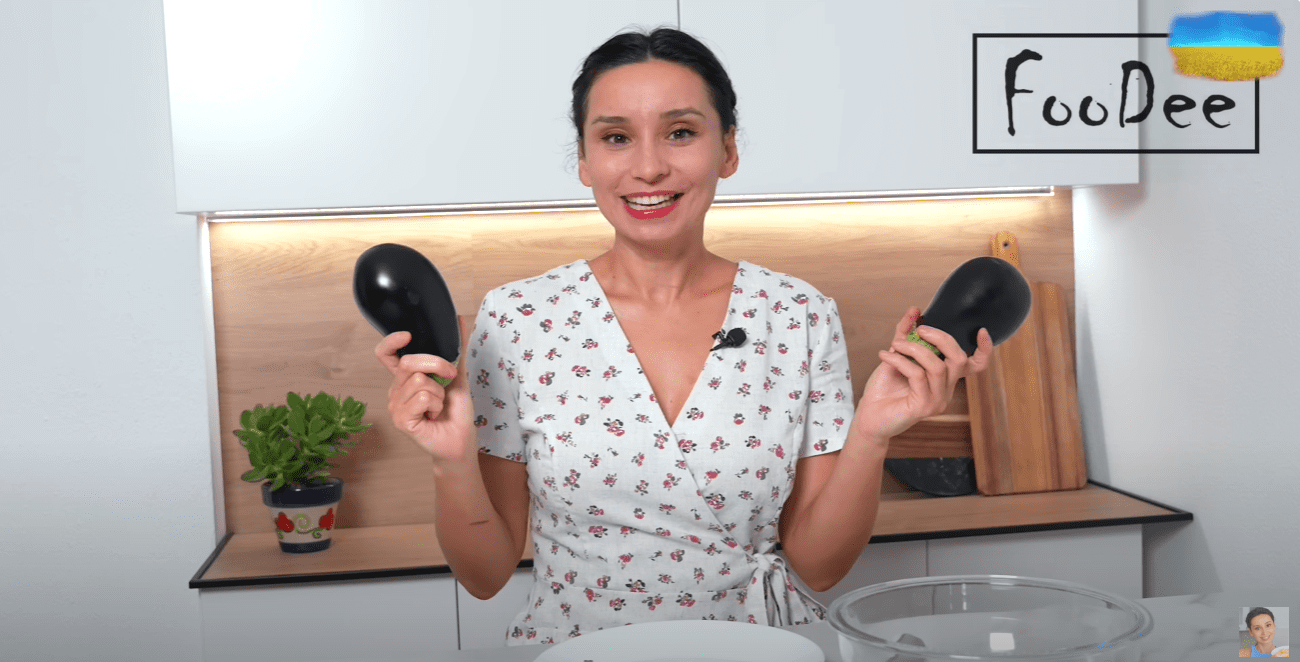 Кулінарка розповіла незвичайний рецепт салату з хрусткими баклажанами