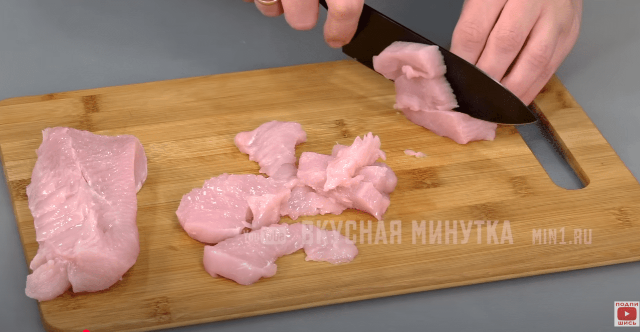 Кулінарка розповіла, як зробити найніжніше філе у пікантному соусі з кунжутом