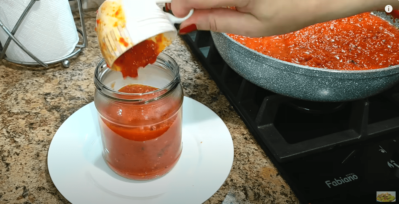 Кулінари дали рецепт соусу з солодкого перцю, про який ходять легенди