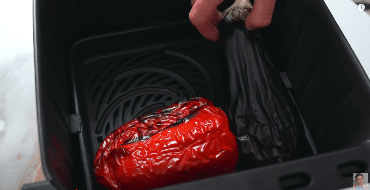 Кулінарка дала рецепт самого ходового салату з баклажанів та перців